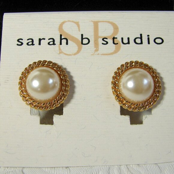 Vtg Sarah B Studio 80s Clip-On EARRINGS x2 Pair: Faux Pearl & Hoop, MOC F97 - Picture 4 of 12